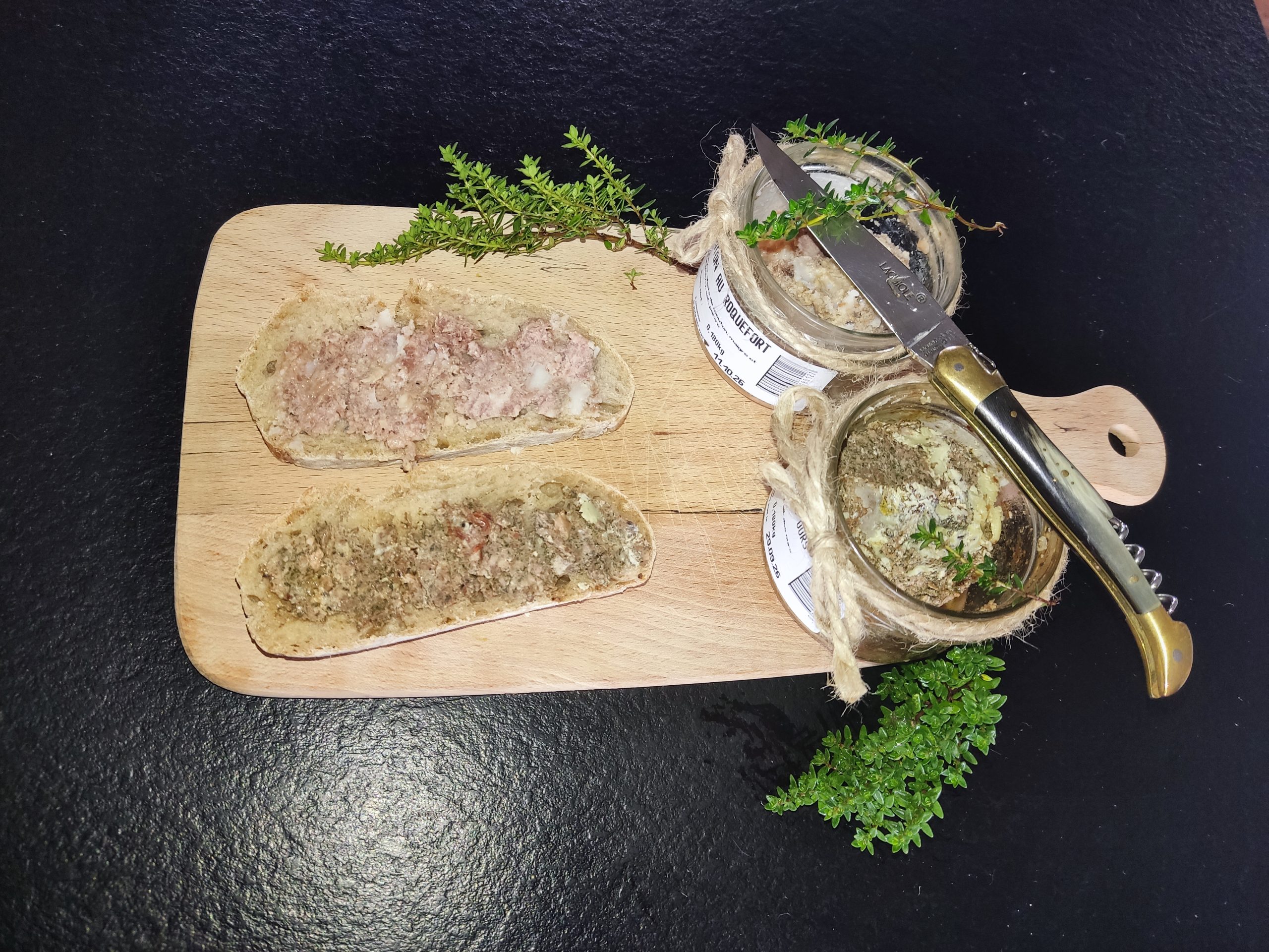 Apéritif avec terrine de mouton au Roquefort et terrine de mouton à l'ail des ours
